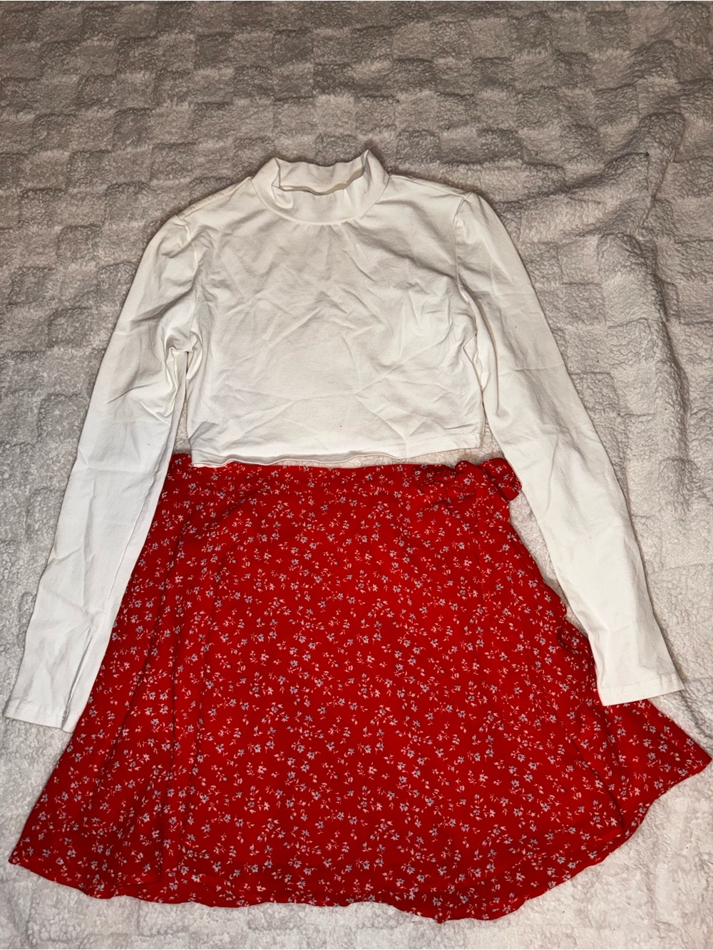 Forever 21 Red Floral Circle Skirt & SHEIN White Top